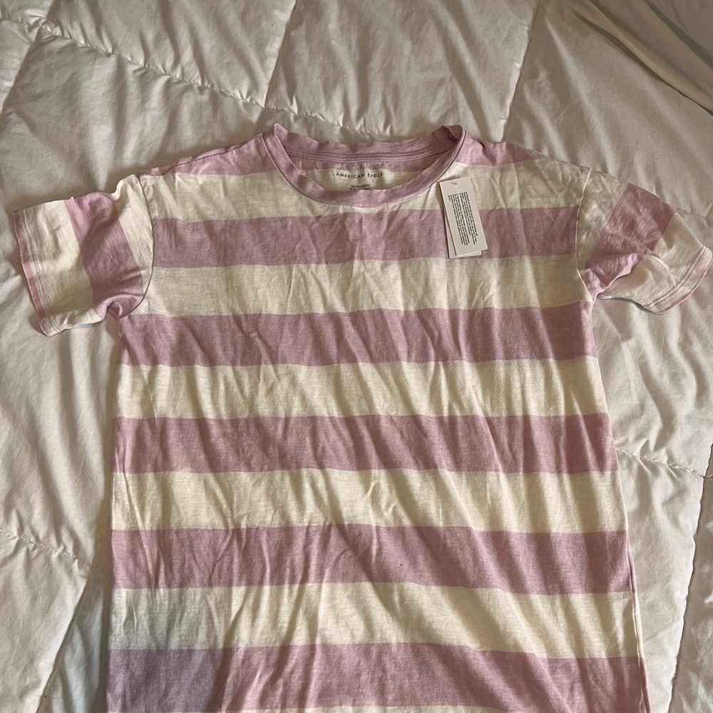 American Eagle Purple and White Tee NWT